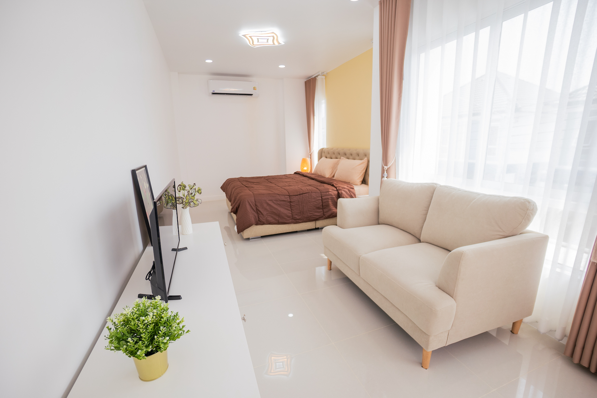 ห้องนอนใหญ่
